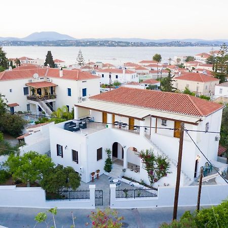 Villa Kriezi Spetses Town Екстер'єр фото