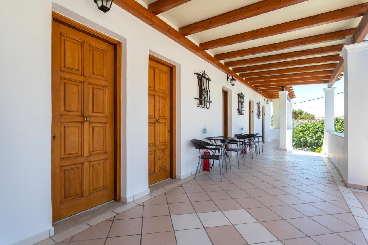 Villa Kriezi Spetses Town Екстер'єр фото