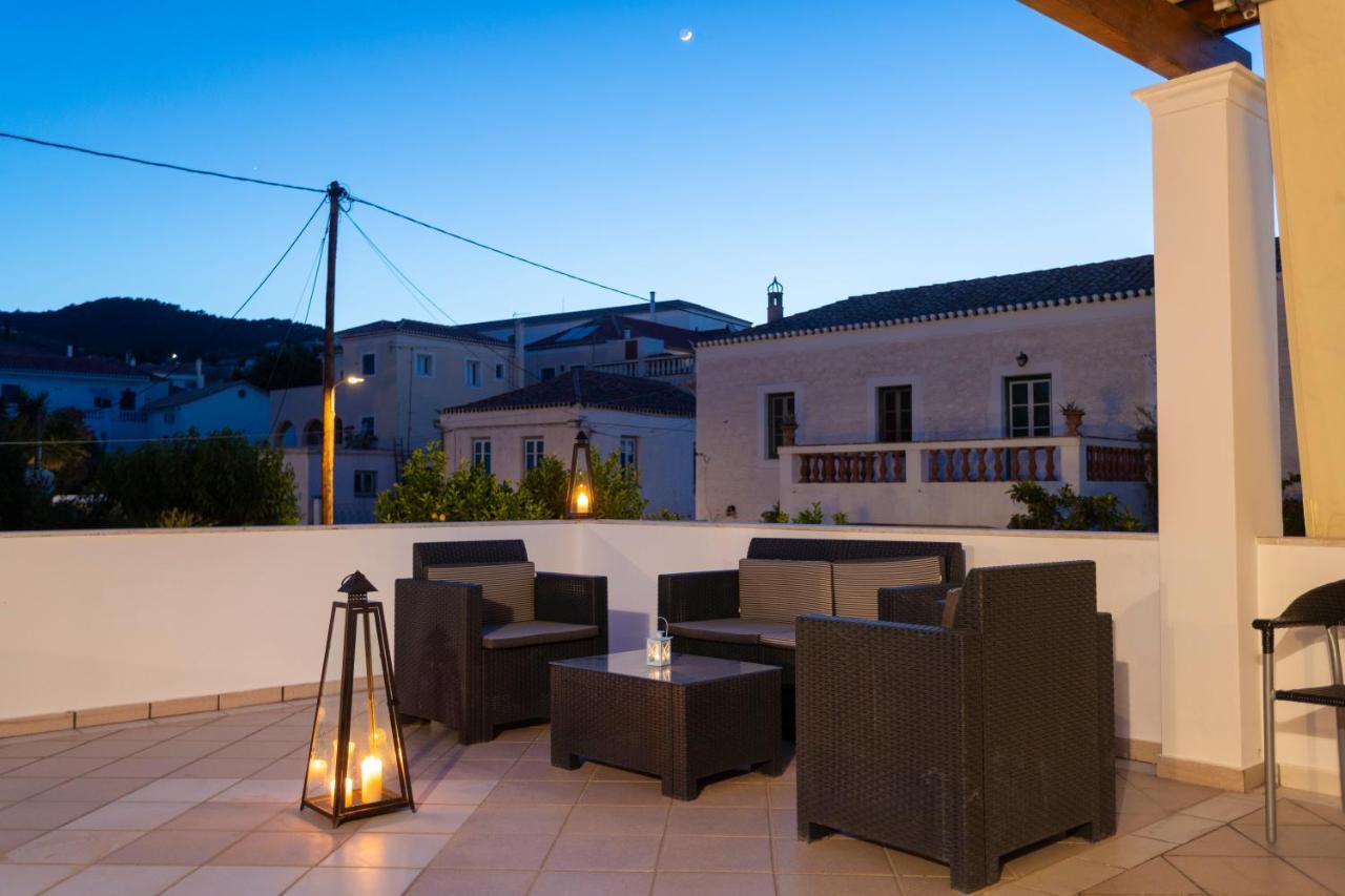 Villa Kriezi Spetses Town Екстер'єр фото