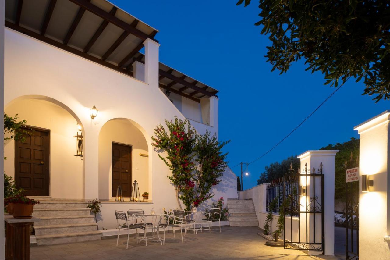 Villa Kriezi Spetses Town Екстер'єр фото