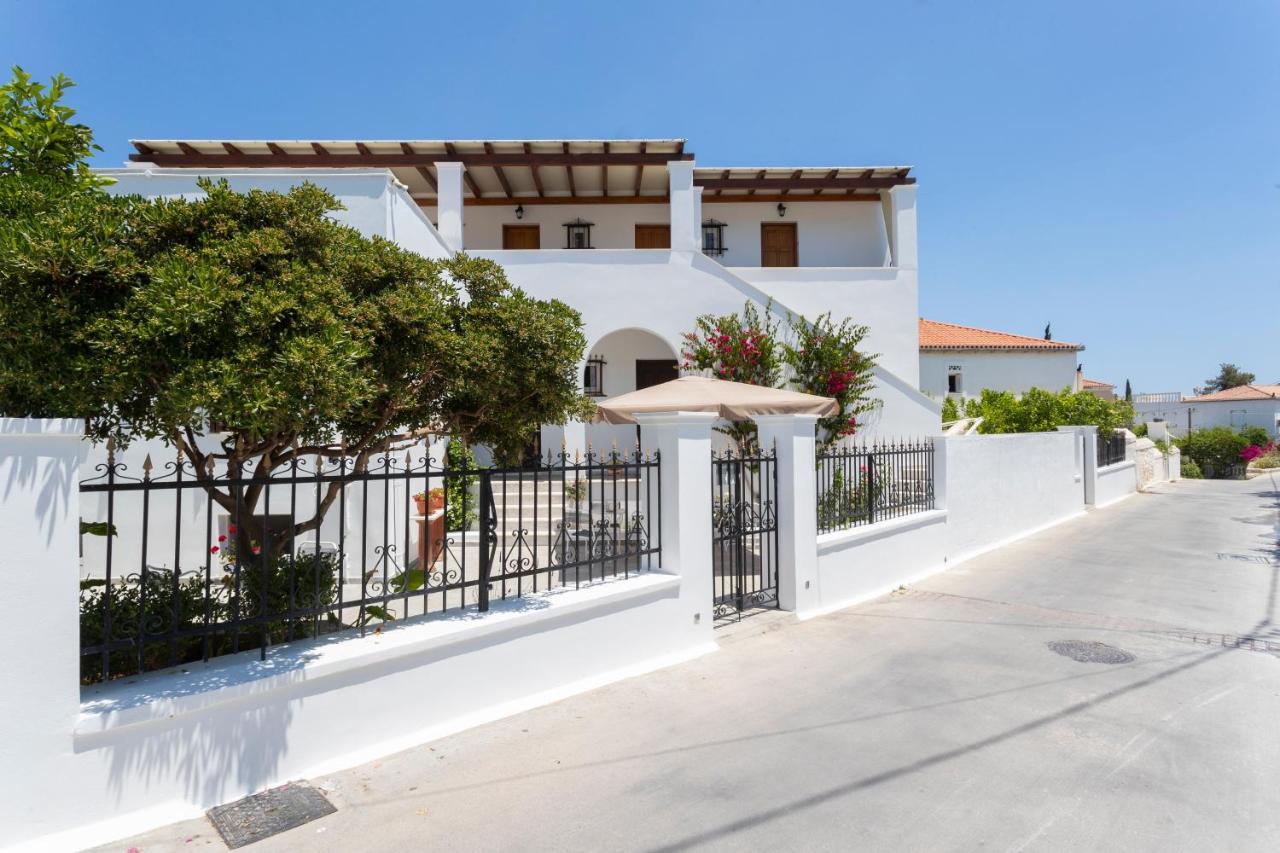 Villa Kriezi Spetses Town Екстер'єр фото