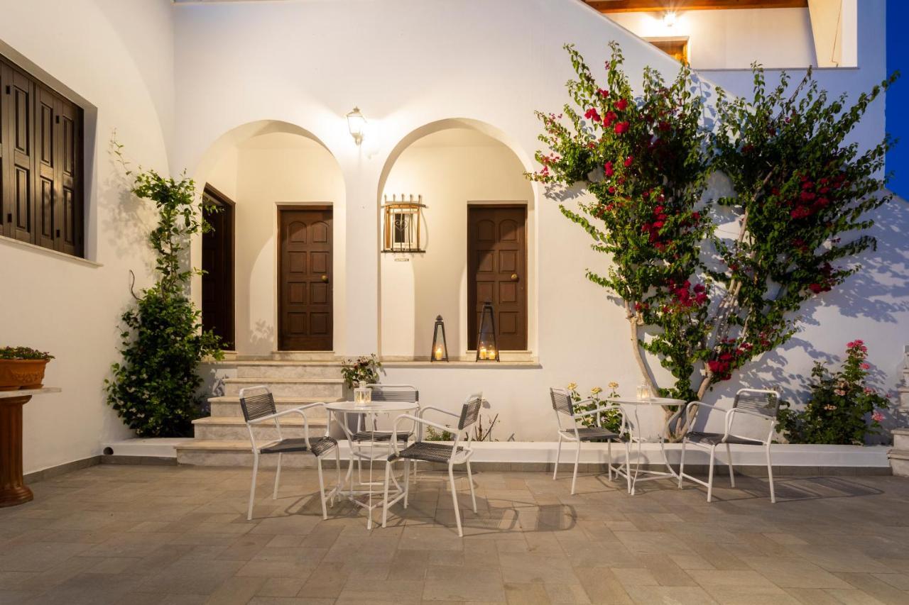 Villa Kriezi Spetses Town Екстер'єр фото