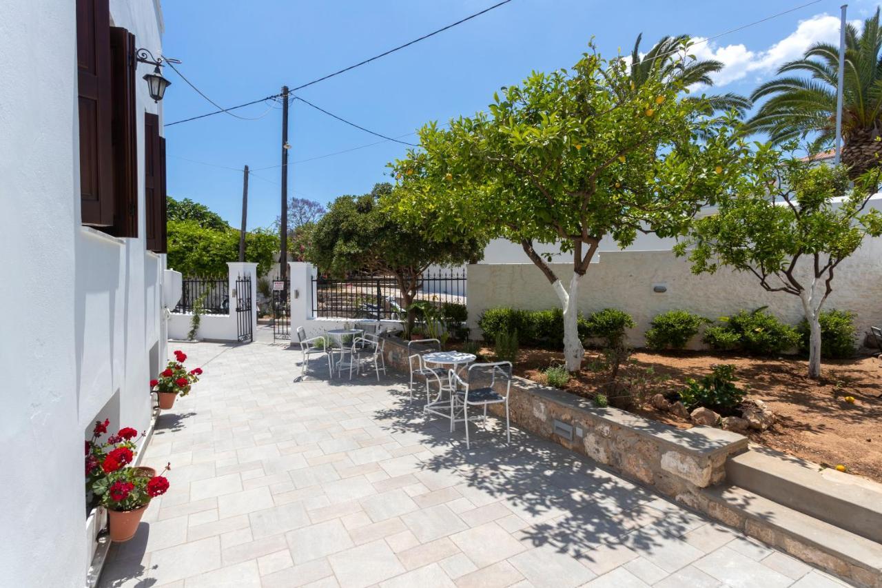 Villa Kriezi Spetses Town Екстер'єр фото