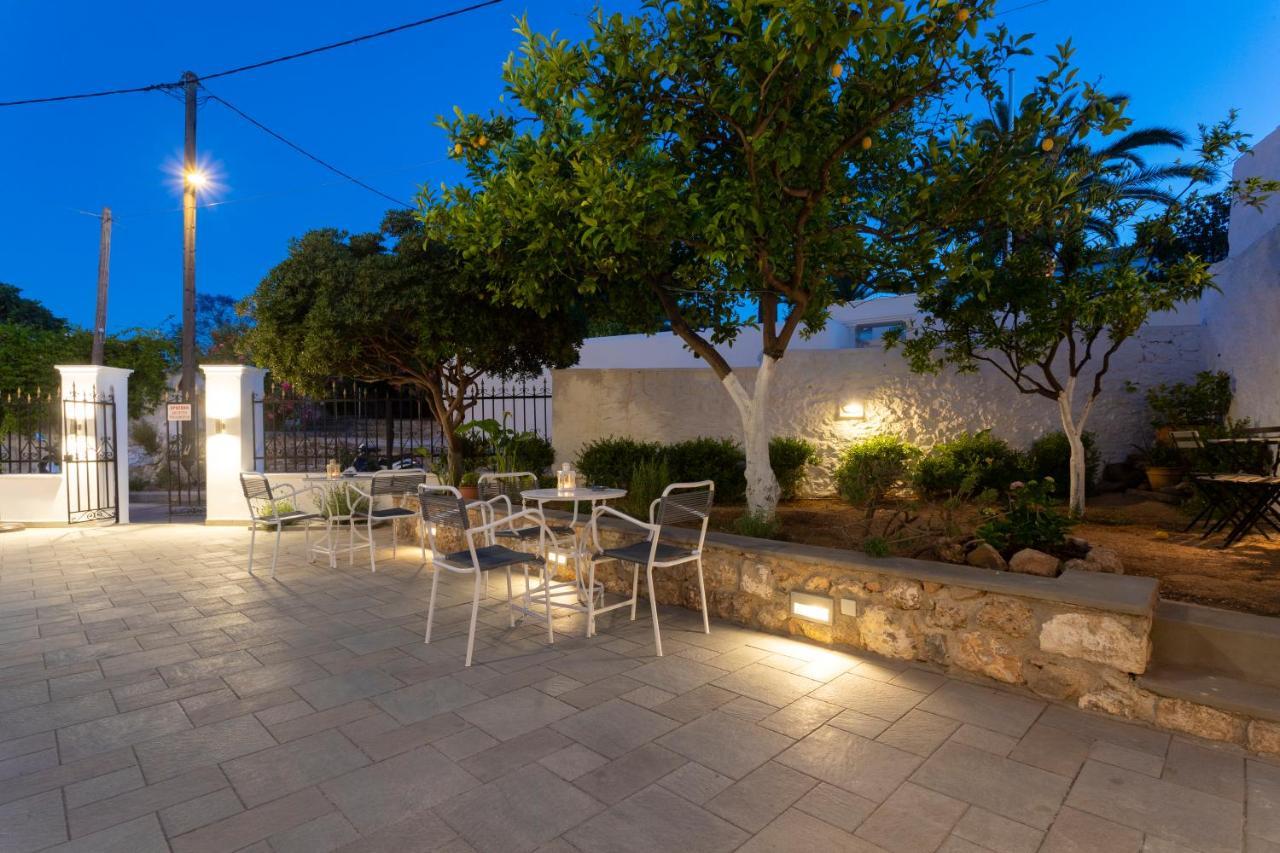Villa Kriezi Spetses Town Екстер'єр фото
